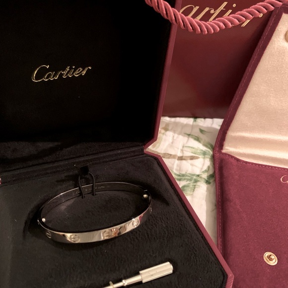EUC Authentic 18k white gold Cartier Love Bracelet (New Screw locking system) - Picture 5 of 14